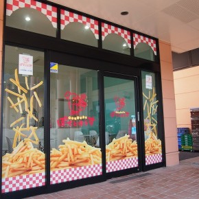 フライドポテト専門店　サイン工事